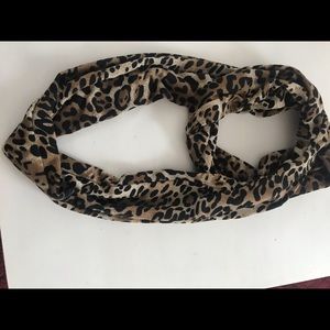 Leopard scarf